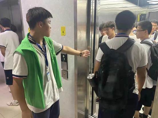 说明: 宿舍志愿者
